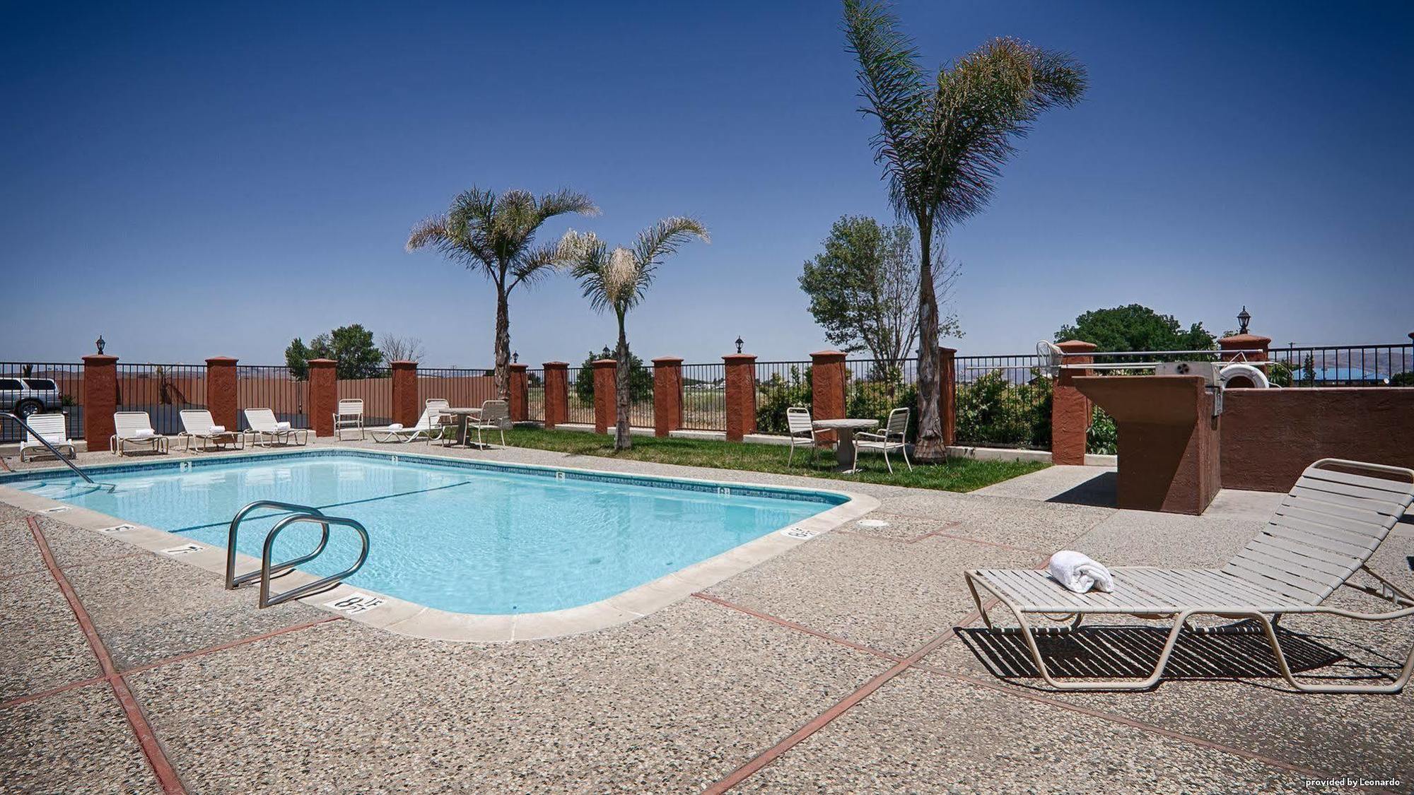 Surestay Hotel By Best Western Hollister Exterior photo